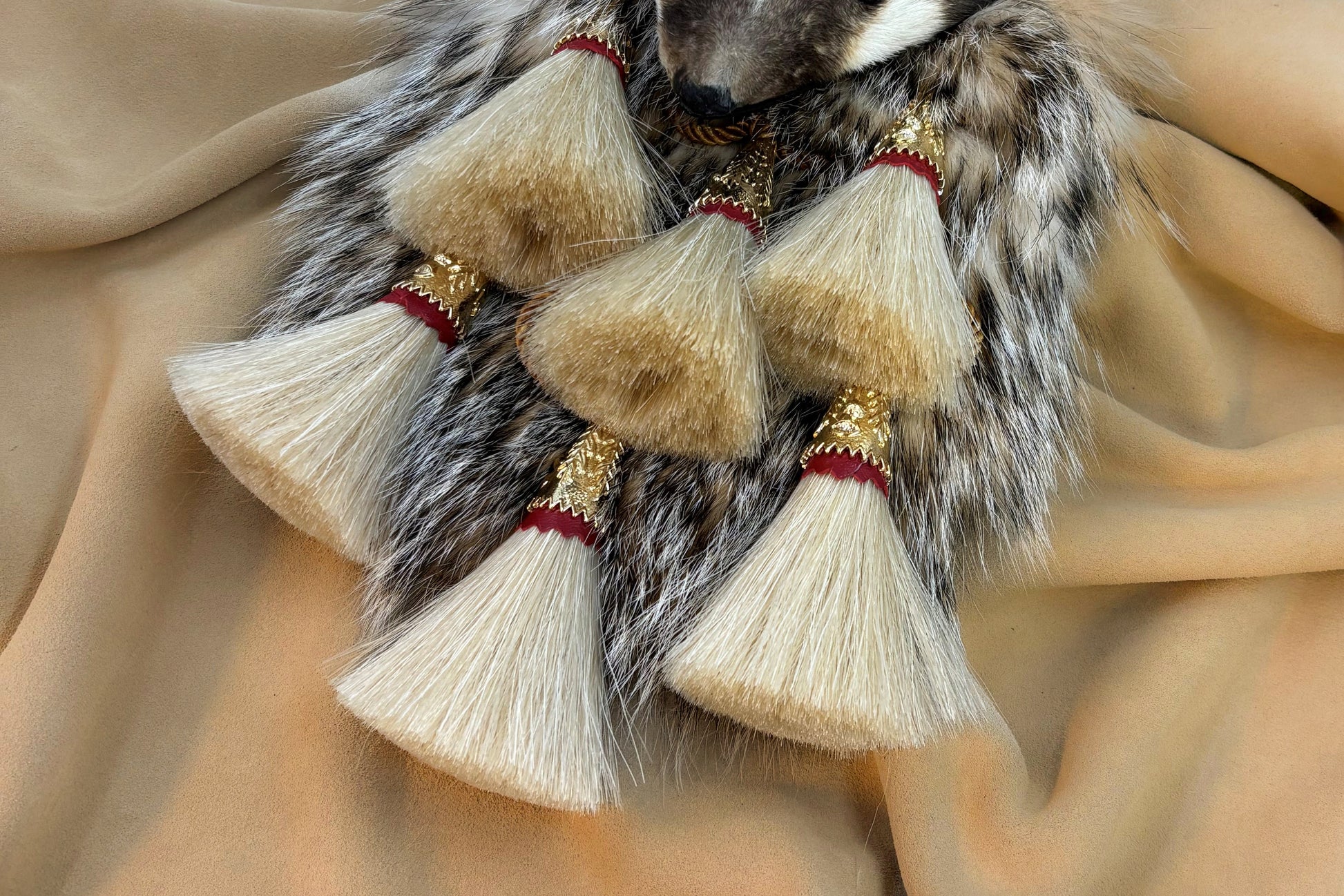 Full mask Badger sporran with white horsehair tassels