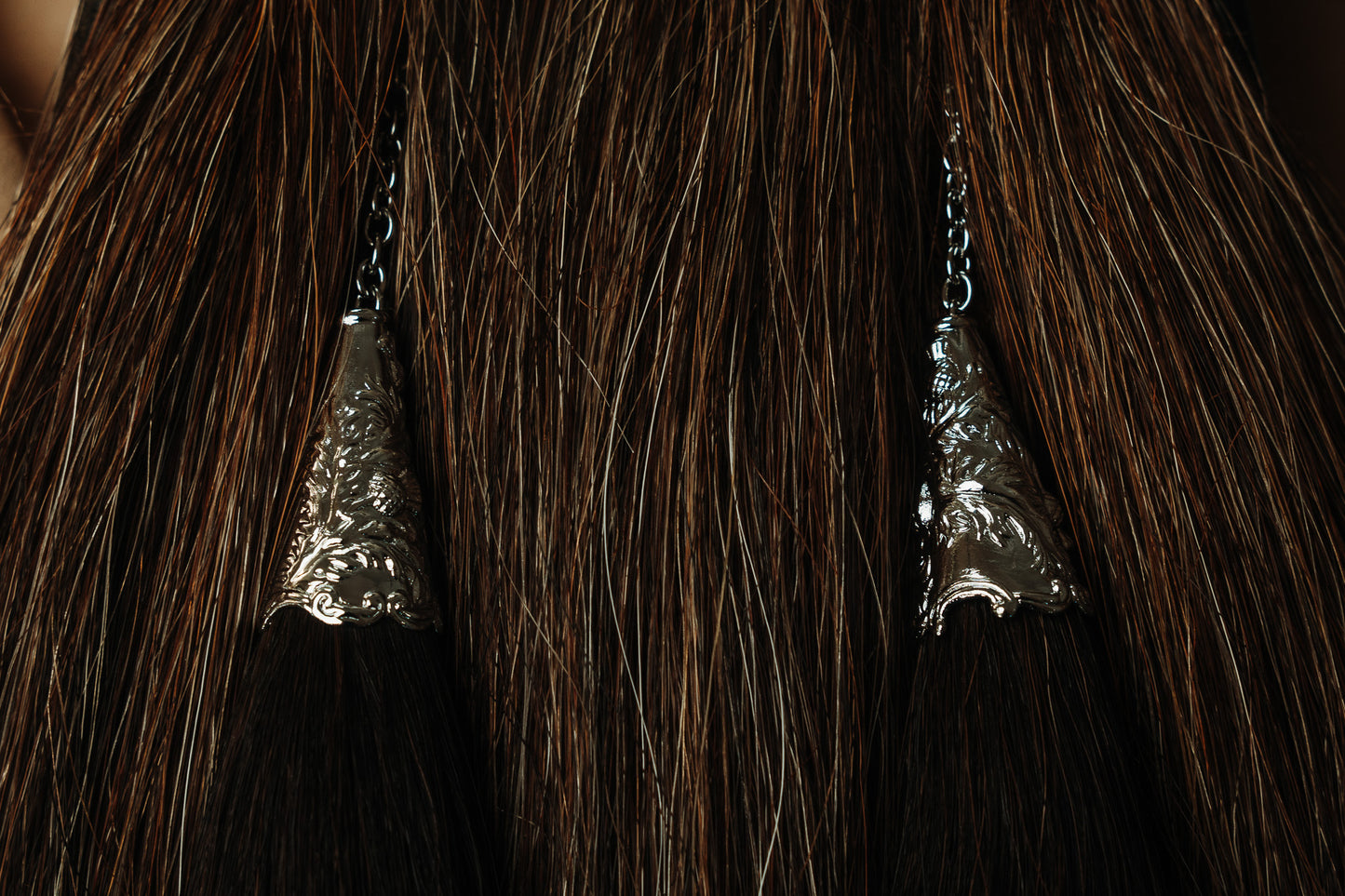 Thistle Cantle Silver Grey Horsehair