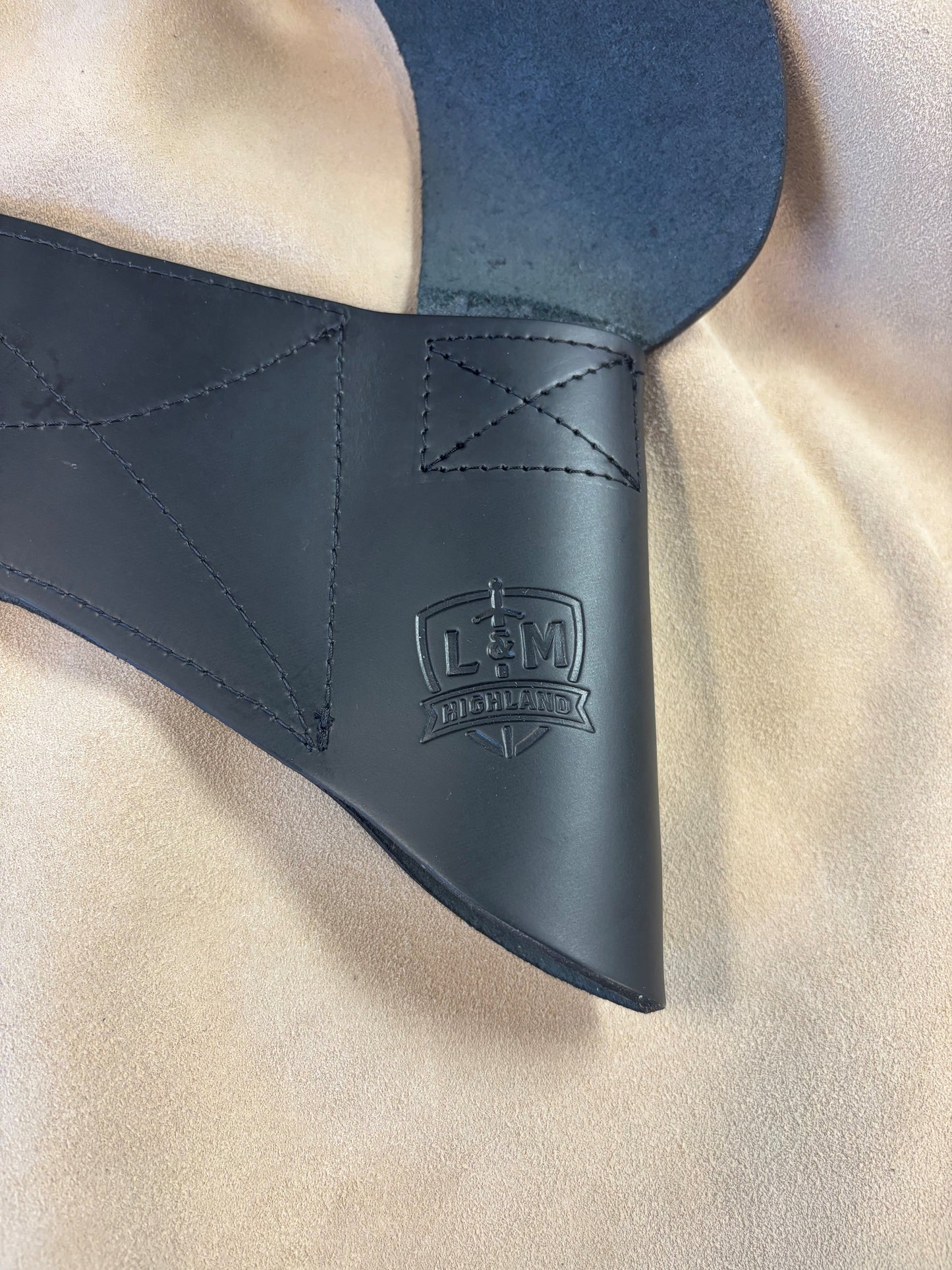 Piper Cross Belt With Round Thistle Hardware