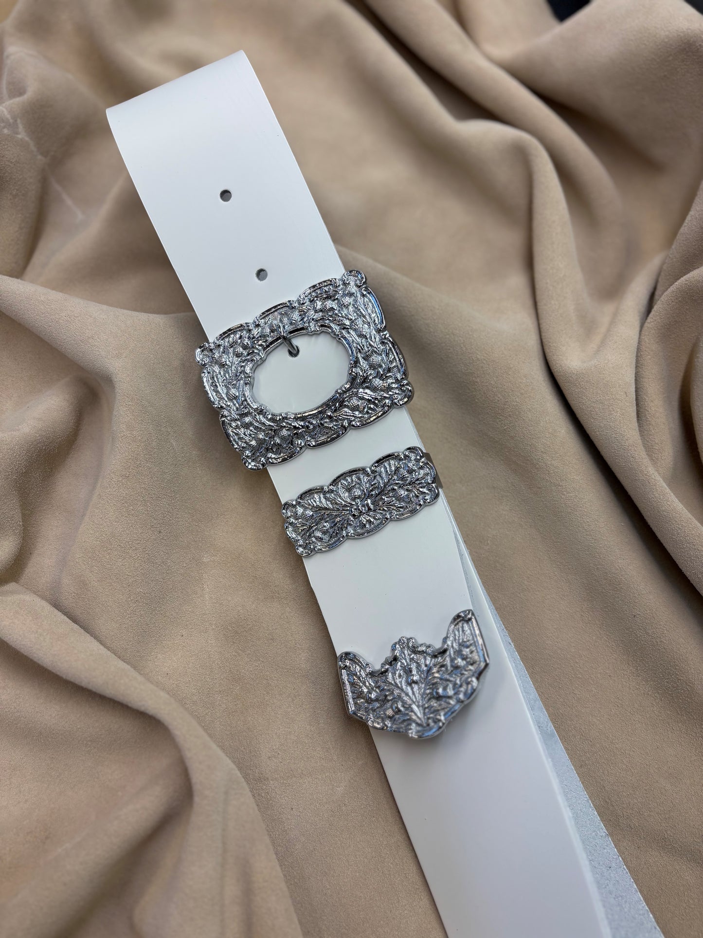 Piper Cross Belt With Round Thistle Hardware