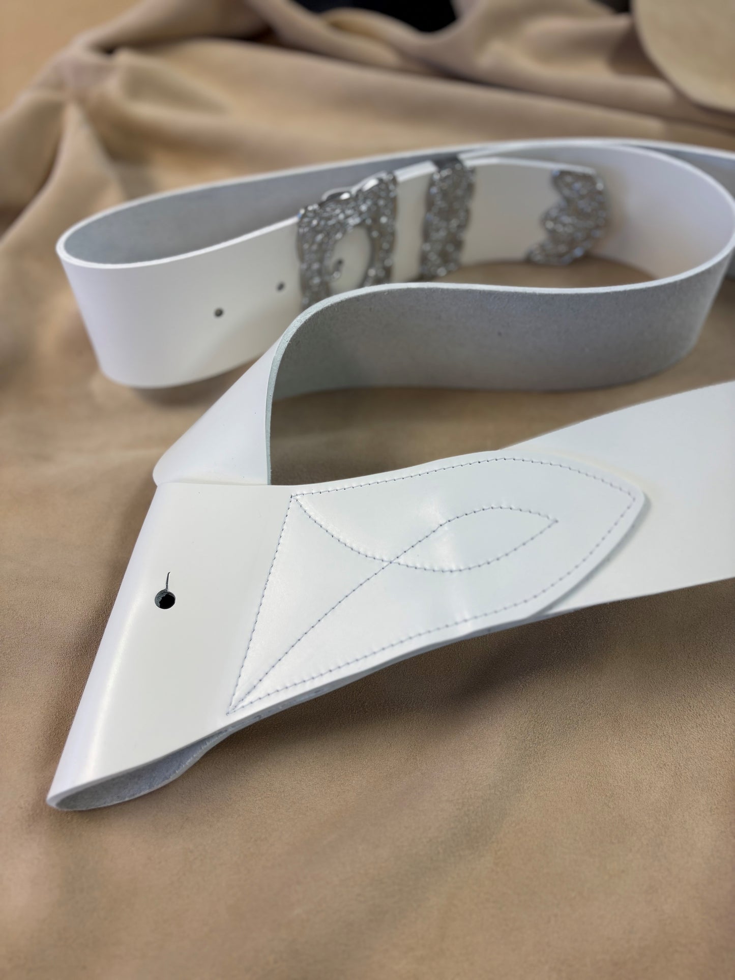 Piper Cross Belt with Thistle Hardware