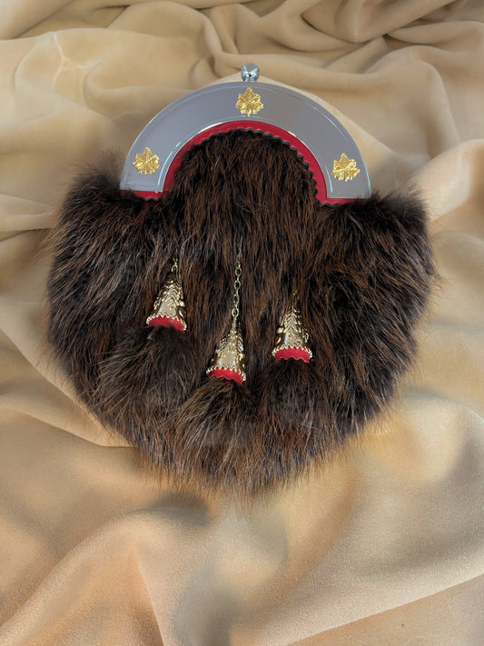 Canadian themed sporran with beaver fur and silver cantle with gilt maple leaves