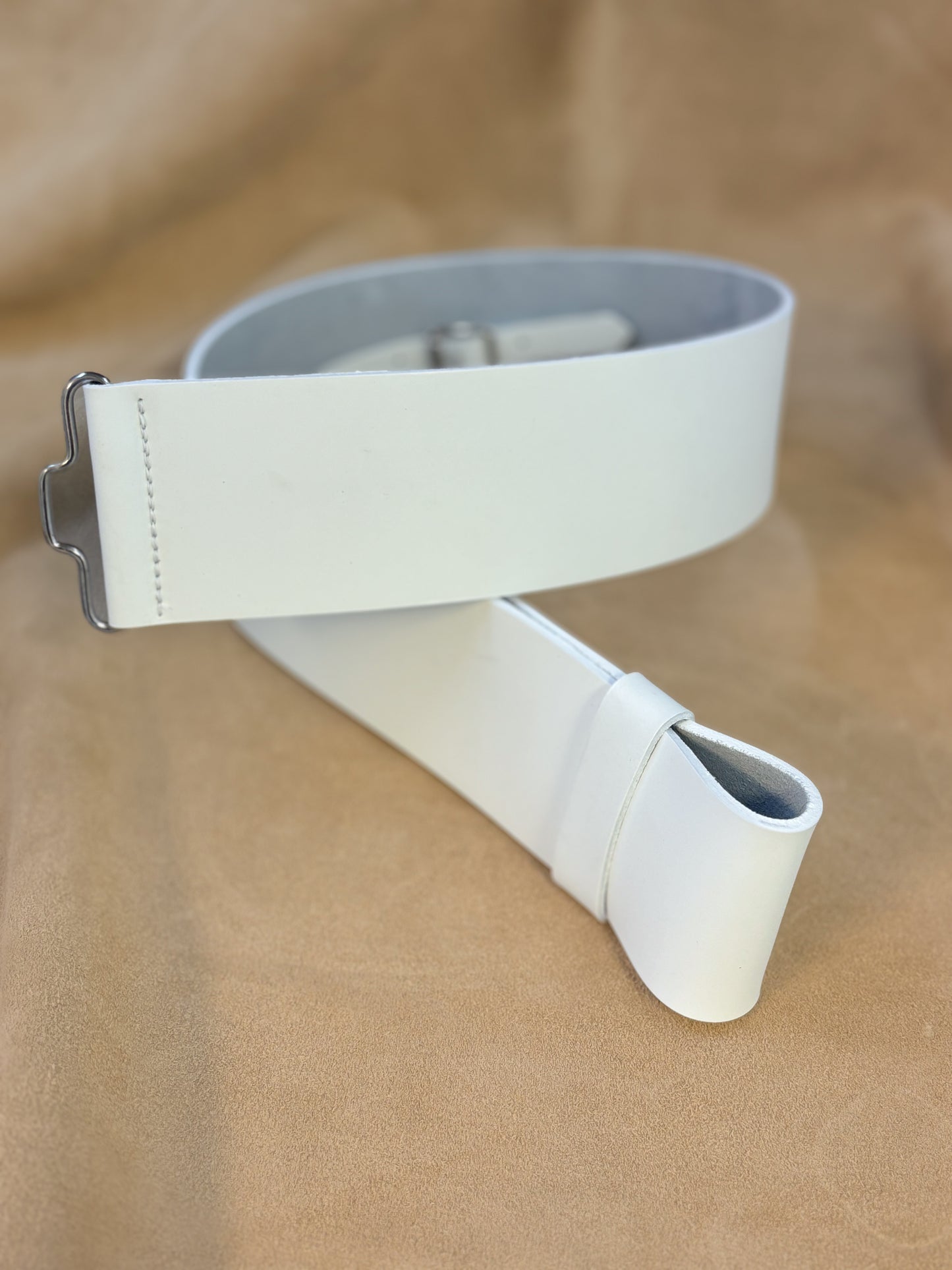 2.5″ White Leather Kilt Belt