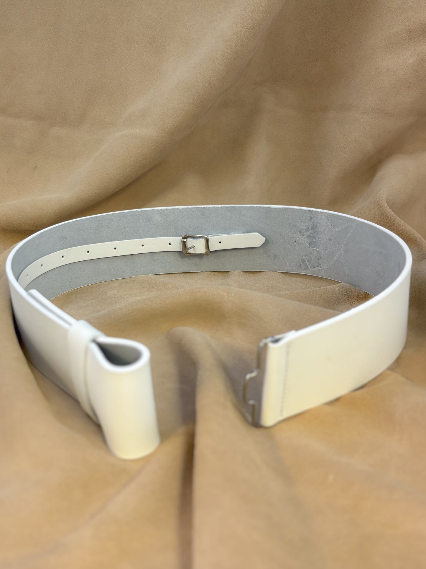 2.5″ White Leather Kilt Belt